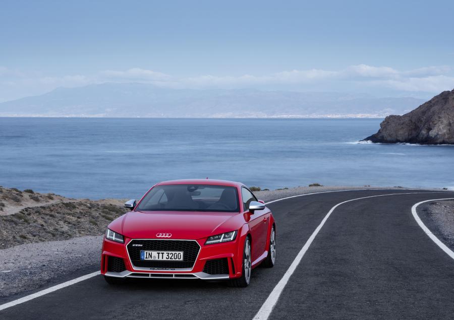  Audi TT RS Coupe (8S) 2016 года  (WW) (фото 27 из 57)